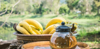 Banana tea offers a number of health benefits
